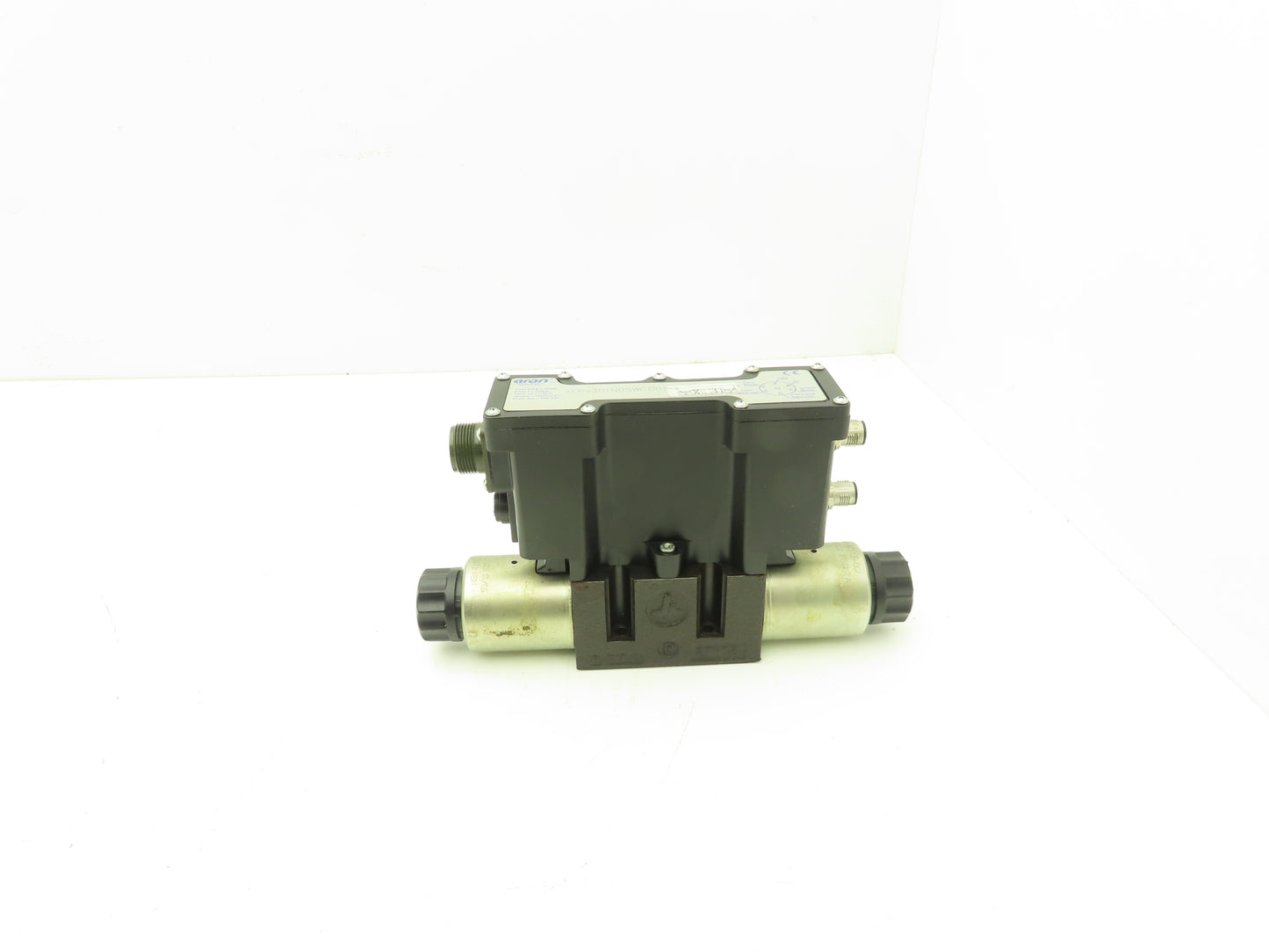 Aron XEPV301N0SWC001 Hydraulic Directional Valve 24VDC Coil