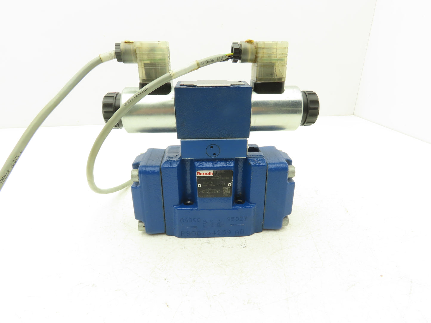Rexroth H-4WEH 10 J47/6EG24N9ETK4/B10D3 Directional Valve 4WE6J62/EG24N9K4/B10
