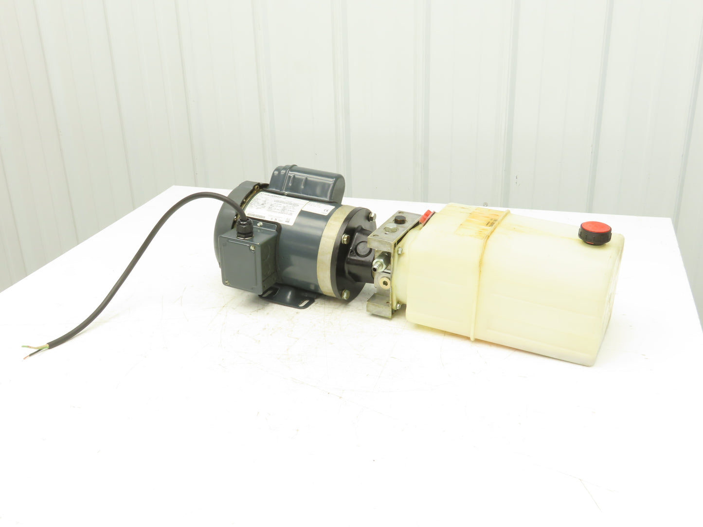 CBK CBK-2.1F Hydraulic Power Unit 1.5Gal 0.5GPM 115/208-230VAC 1Ph