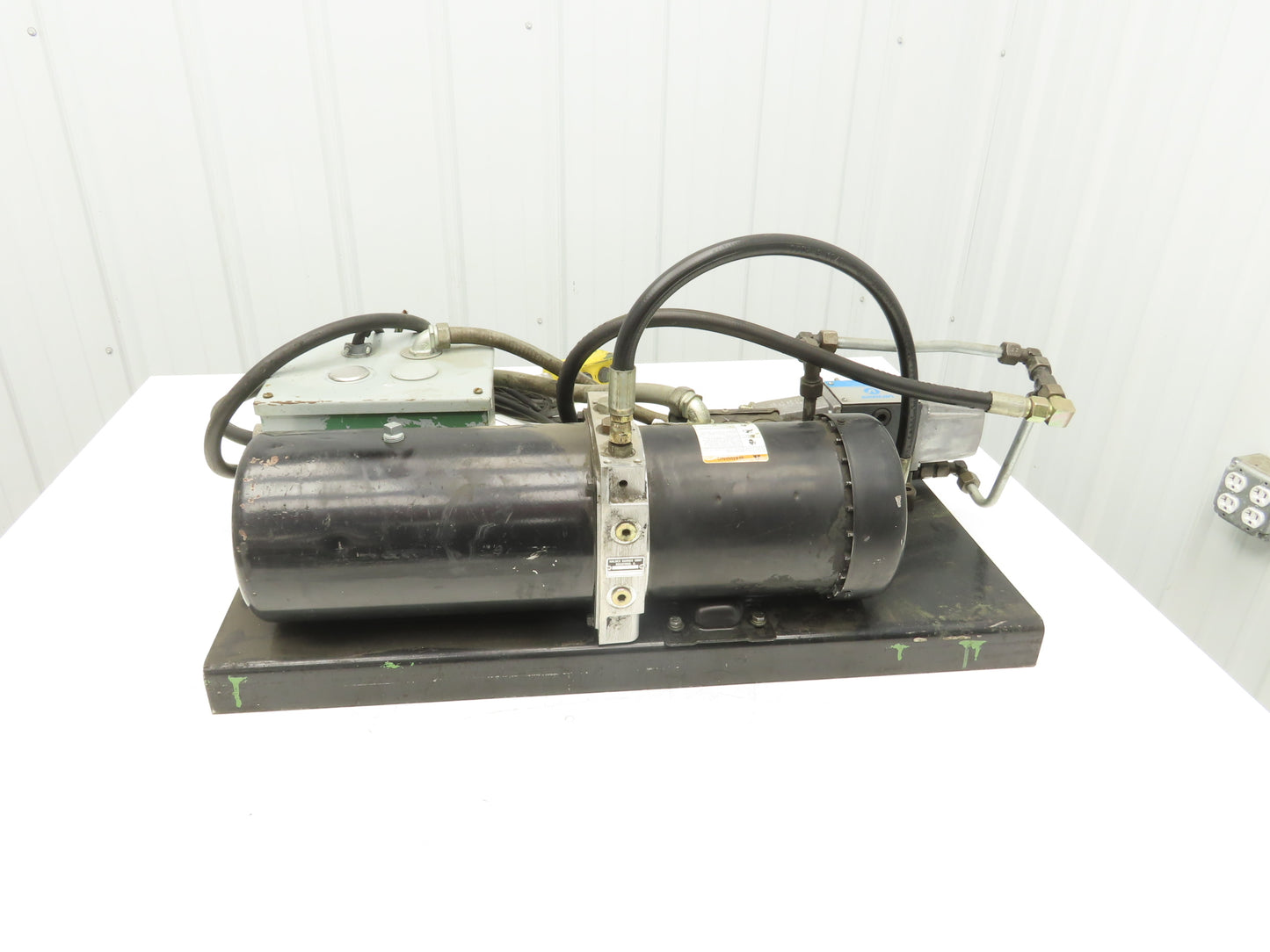 Dayton Haldex 4F683A Hydraulic Power Unit 1.5Gal 1GPM 1500psi 1Hp 460V w/Pendant