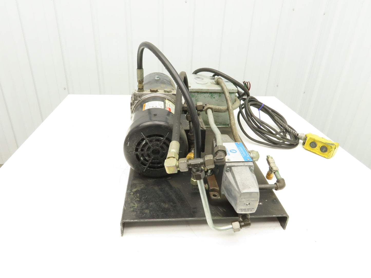 Dayton Haldex 4F683A Hydraulic Power Unit 1.5Gal 1GPM 1500psi 1Hp 460V w/Pendant