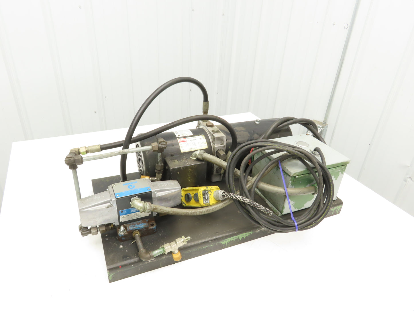 Dayton Haldex 4F683A Hydraulic Power Unit 1.5Gal 1GPM 1500psi 1Hp 460V w/Pendant