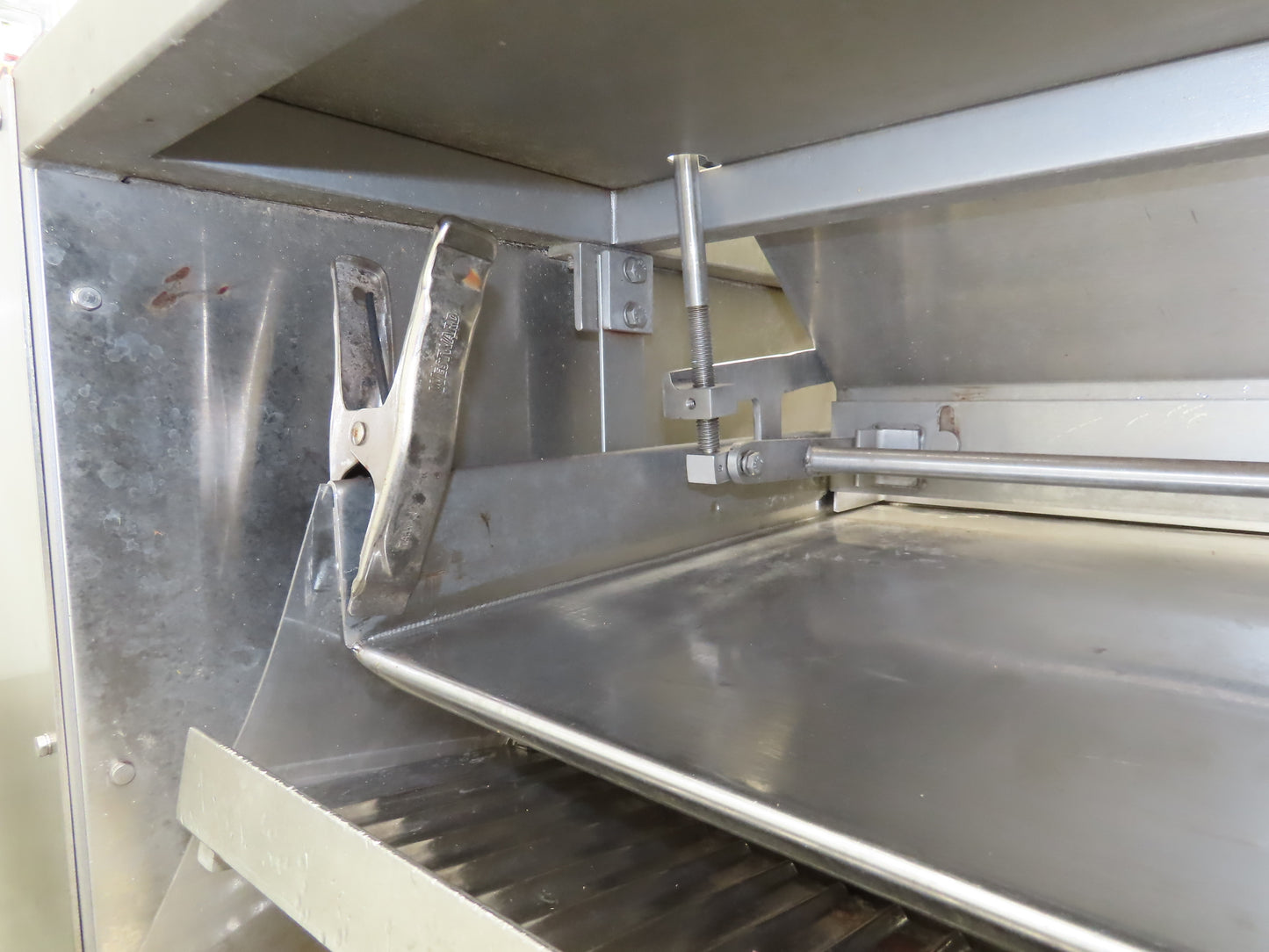 Tiefenthaler K-Topper Commercial Food Topping Handler Dry Bulk 480V Shaker 48"W