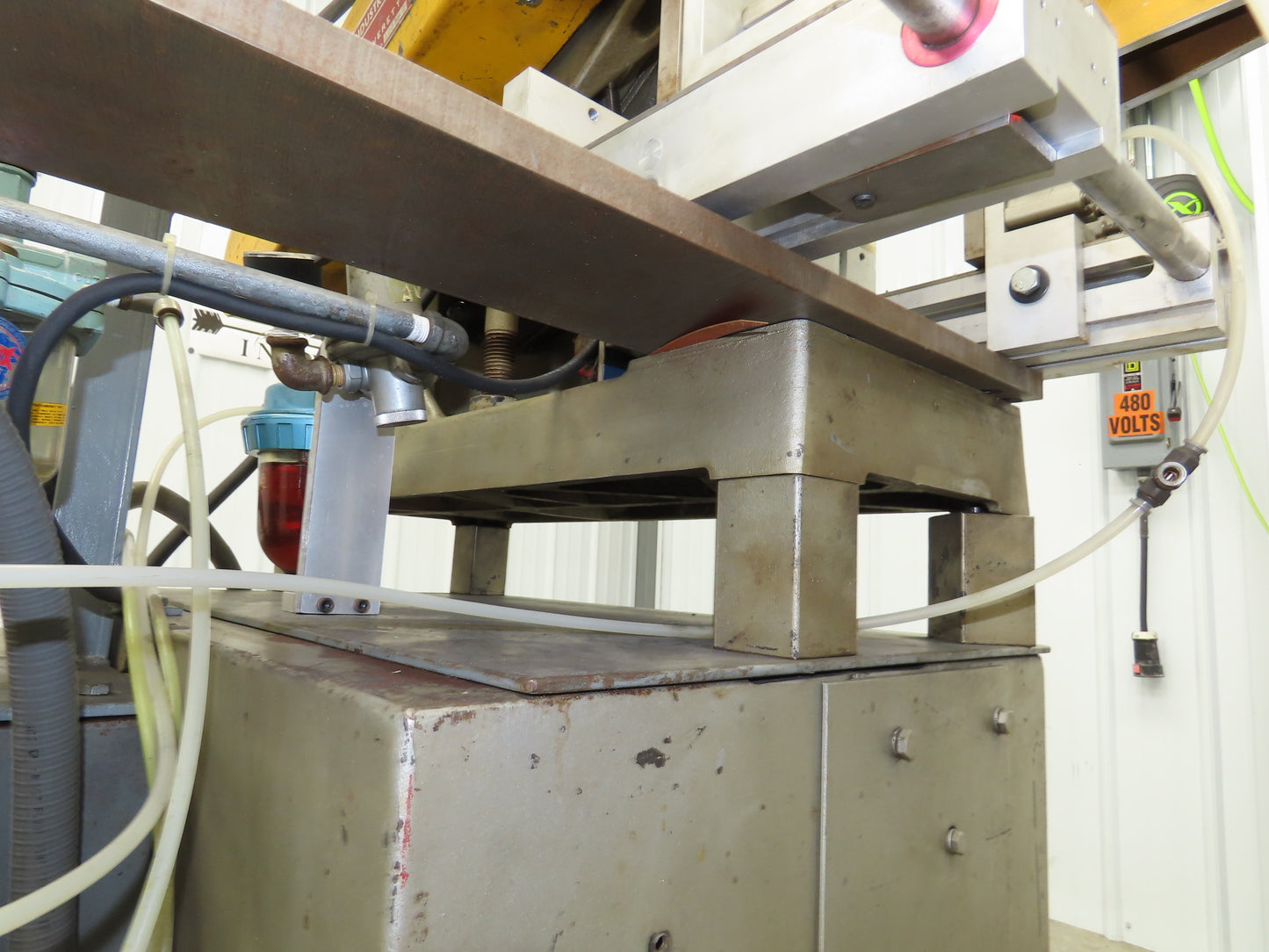 Everett 16 Cut Off Abrasive Metal Saw 16" Blade 5Hp Pneumatic Automation