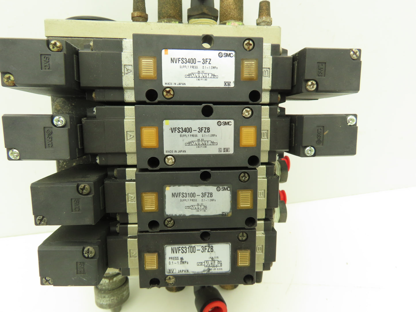 SMC NVFS3400-3FZ  4-Station Pneumatic Solenoid Valve Manifold 115V NVFS3100-3FZ