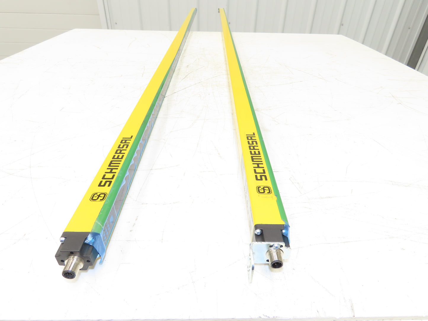 Schmersal SLC440-ER1850-14-01 Safety Light Curtain Transmitter & Receiver Set