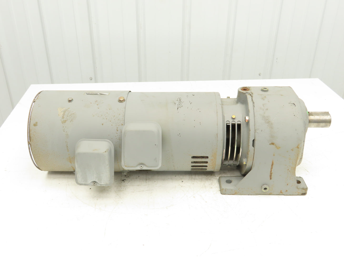 Hitachi Gear PC EFFOG Inline Gearmotor GX 1.5kw EGE 1/20 70 RPM 220V 3PH