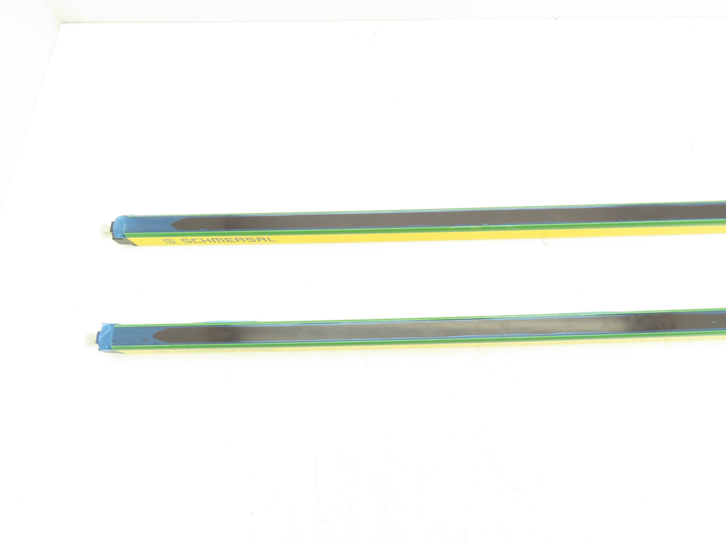Schmersal SLC440COM-ER-0890-14 Safety Light Curtain Transmitter & Receiver Set
