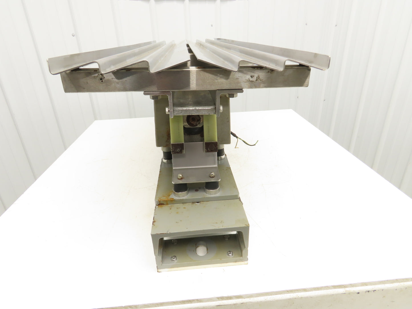 Syntron 44" Stainless Vibratory Screen Shaker Feed Conveyor Food Process