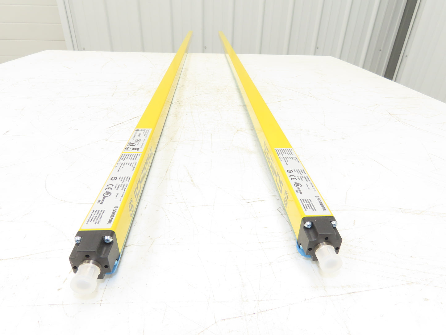 Schmersal SLC440-ER1850-14-01 Safety Light Curtain Transmitter & Receiver Set