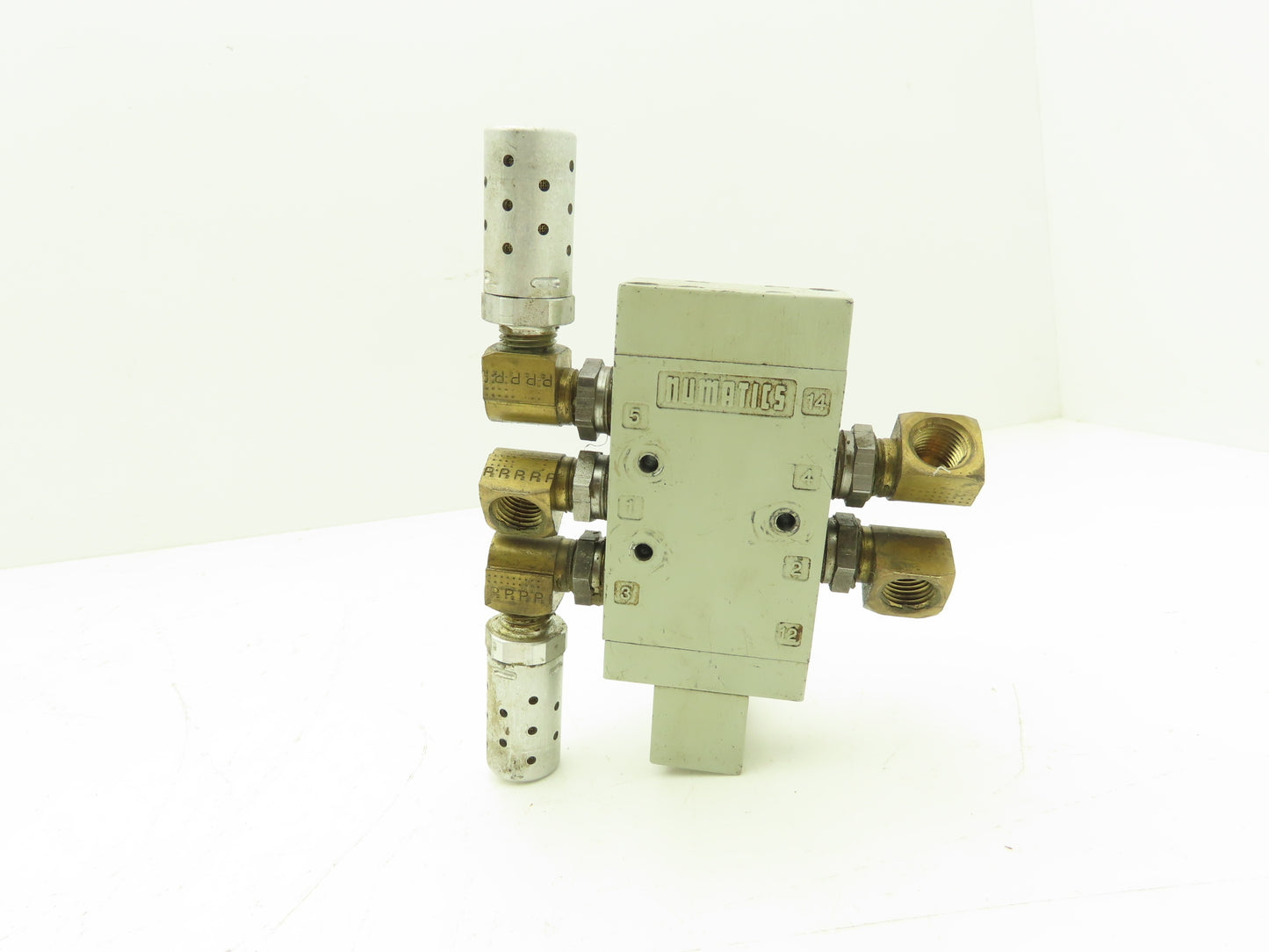 Numatics L23LA452O000000 Pneumatic Manual Lever Valve 2-Pos 3/8"NPT