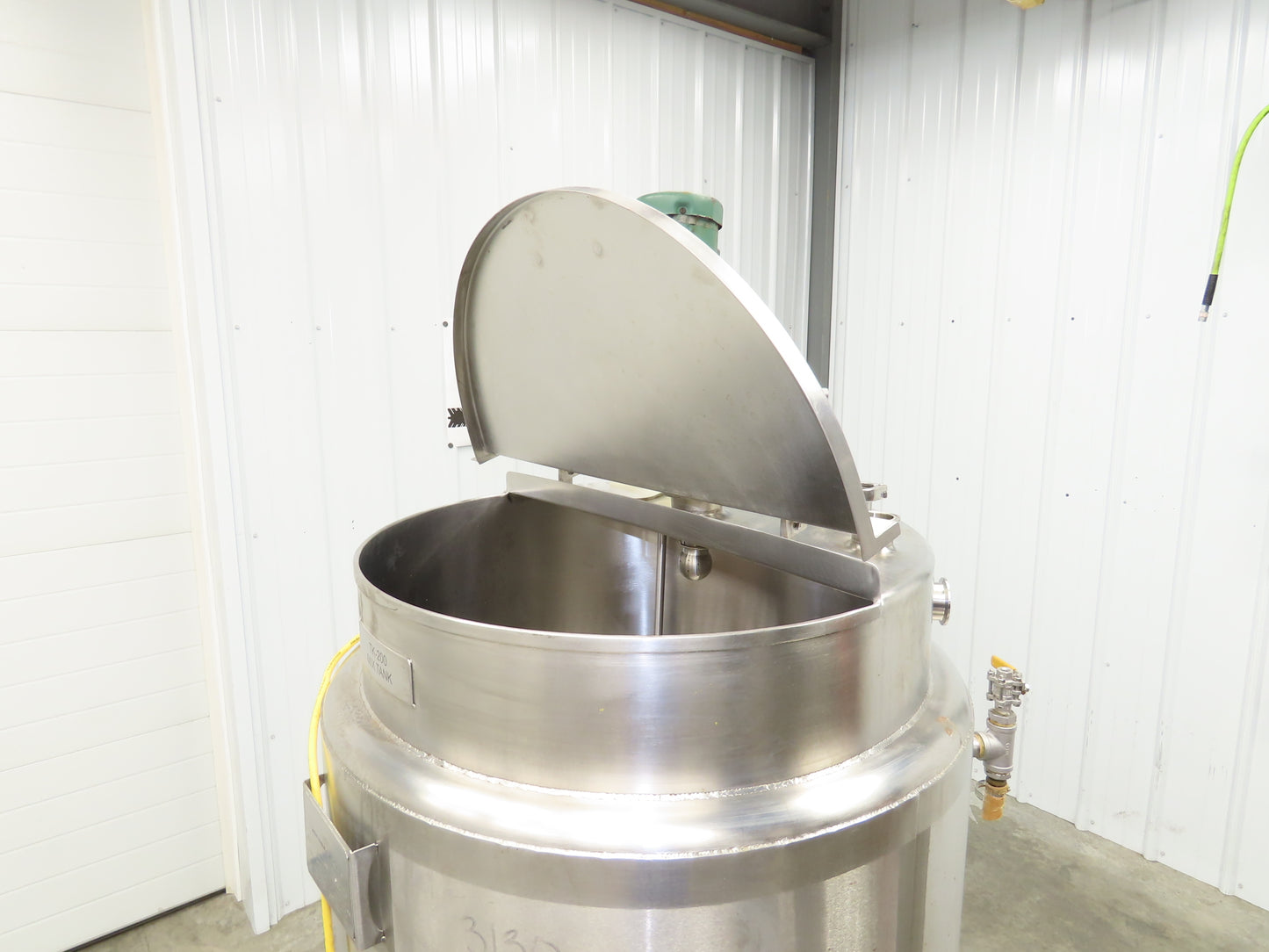 Avins Direct Steam 100 Gallon Mixing Tank 1/3Hp Lightnin Mixer Food Grade SS
