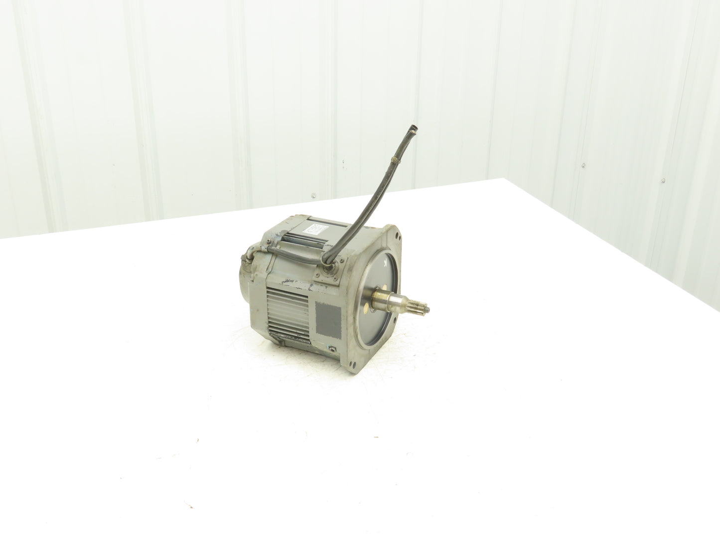 Yaskawa Electric USADED-13YRW11 AC Servo Motor Absolute Encoder UTMAH-B12BDYR7
