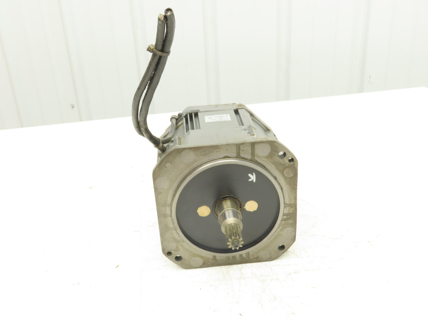 Yaskawa Electric USADED-13YRW11 AC Servo Motor Absolute Encoder UTMAH-B12BDYR7