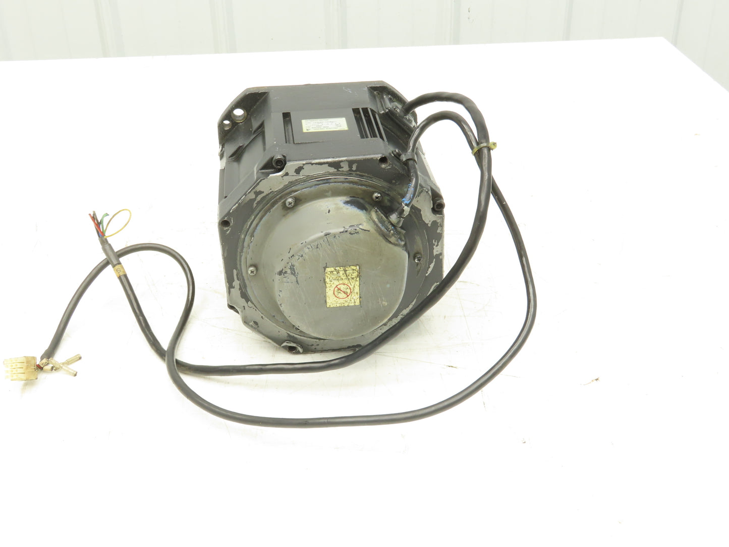 Yaskawa Electric USADED-13YRW11 AC Servo Motor Absolute Encoder UTMAH-B12BDYR7