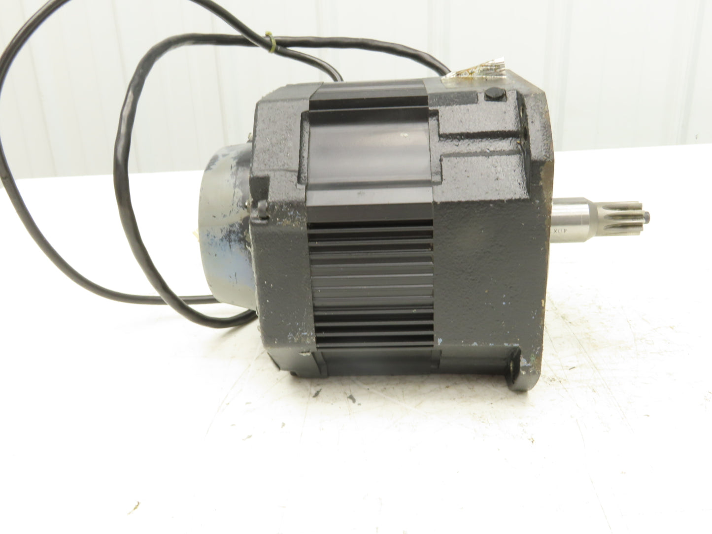Yaskawa Electric USADED-13YRW11 AC Servo Motor Absolute Encoder UTMAH-B12BDYR7