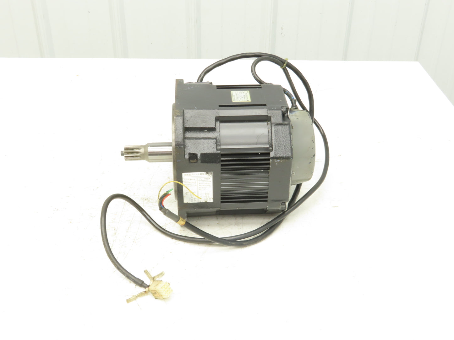 Yaskawa Electric USADED-13YRW11 AC Servo Motor Absolute Encoder UTMAH-B12BDYR7