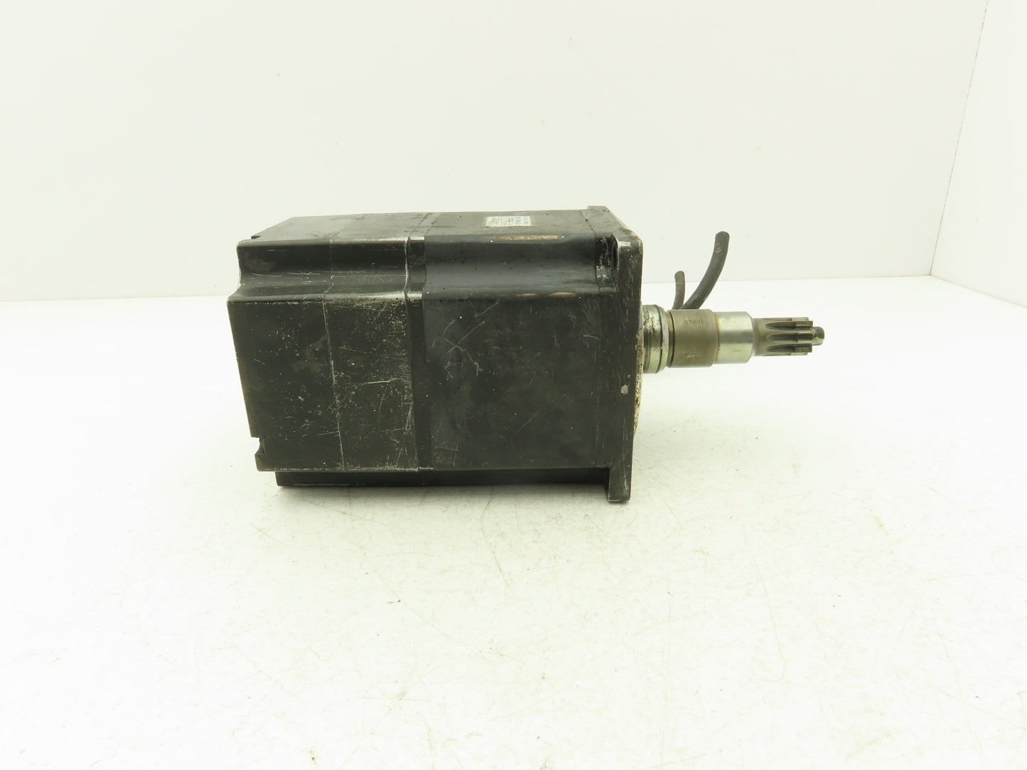 Yaskawa SGMP-15AWYR12 AC Servo Motor 1500 W 200V 7.5 A