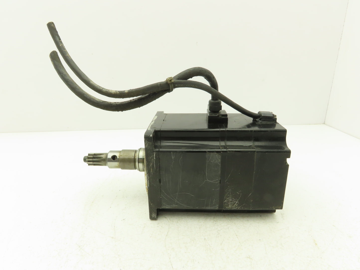 Yaskawa SGMP-15AWYR12 AC Servo Motor 1500 W 200V 7.5 A