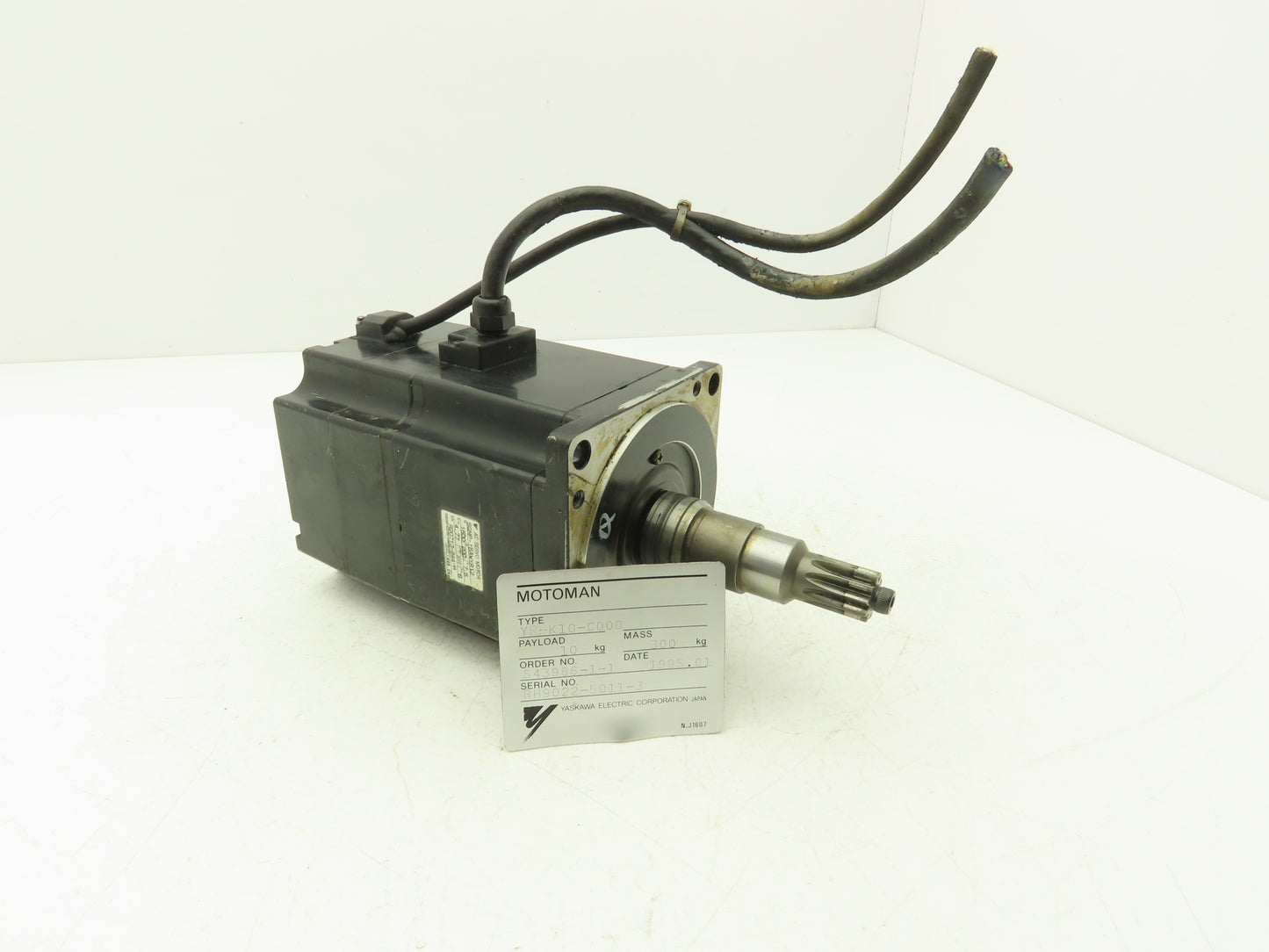 Yaskawa SGMP-15AWYR12 AC Servo Motor 1500 W 200V 7.5 A