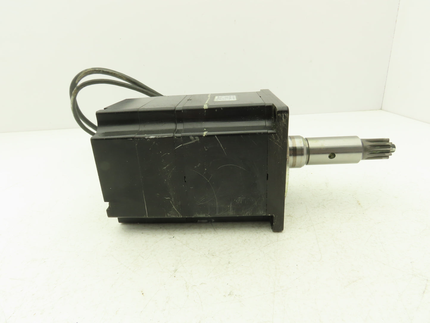 Yaskawa SGMP-15AWYR12 AC Servo Motor 1500 W 200V 7.5 A