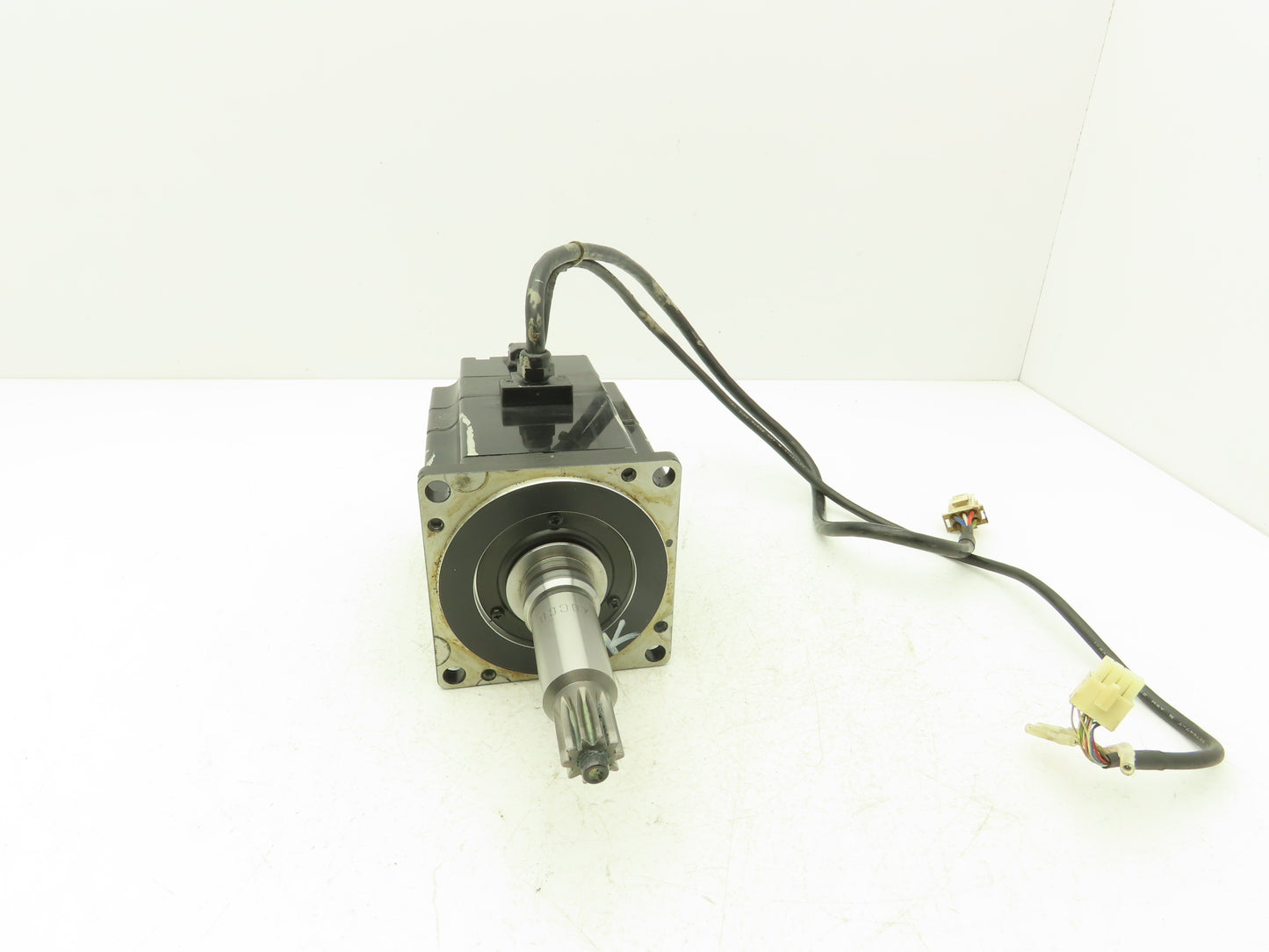 Yaskawa SGMP-15AWYR12 AC Servo Motor 1500 W 200V 7.5 A