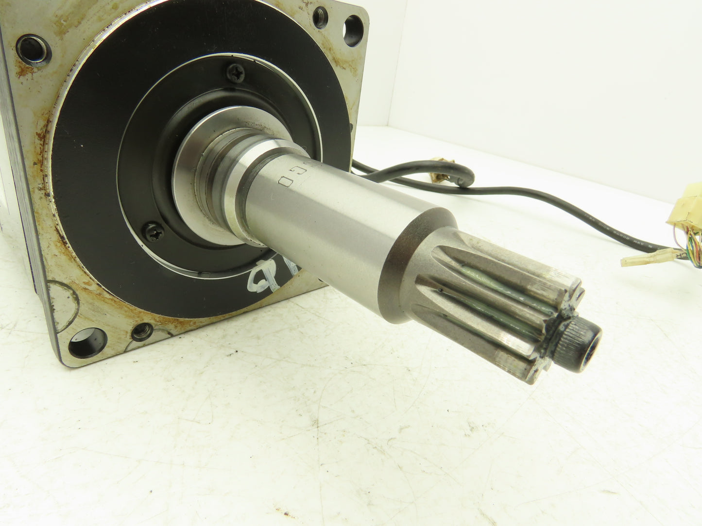 Yaskawa SGMP-15AWYR12 AC Servo Motor 1500 W 200V 7.5 A