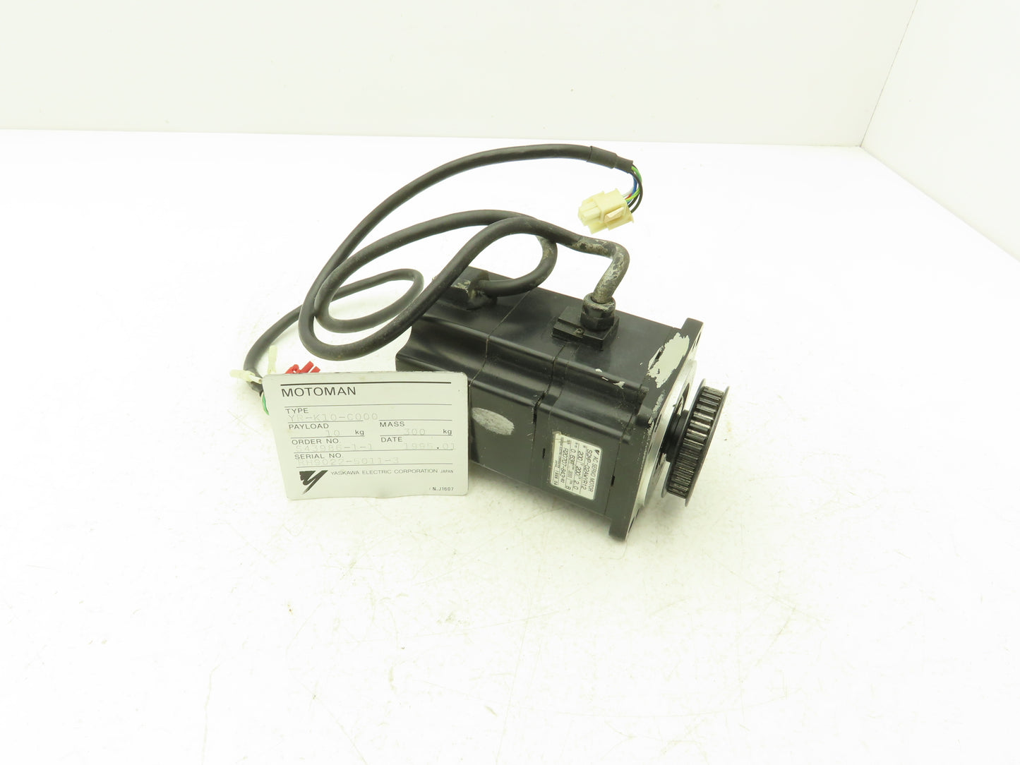 Yaskawa SGMP-02AWYR12 AC Servo Motor 0.2kW 3000rpm 200v 2.0A