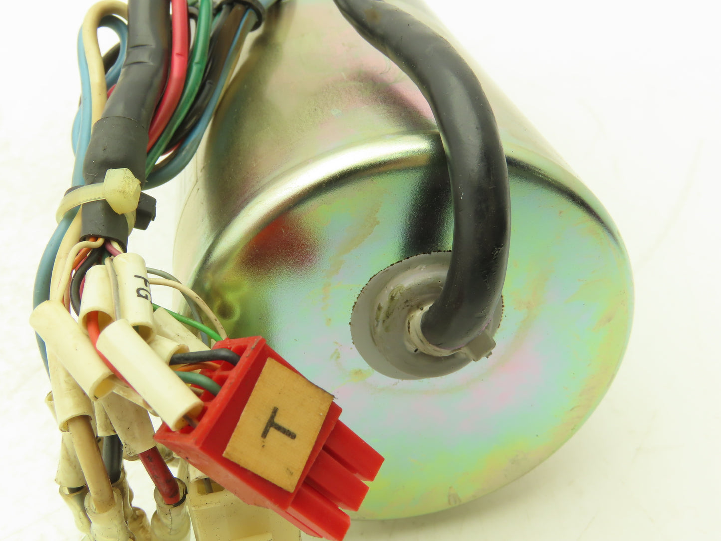 Yaskawa USASEM-02YRW11 AC Servo Motor 154W 3000rpm W/Encoder Right Angle Output