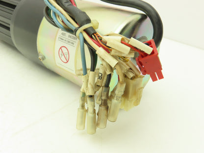 Yaskawa USASEM-02YRW11 AC Servo Motor 154W 3000rpm W/Encoder Right Angle Output