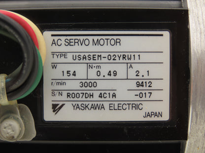 Yaskawa USASEM-02YRW11 AC Servo Motor 154W 3000rpm W/Encoder Right Angle Output