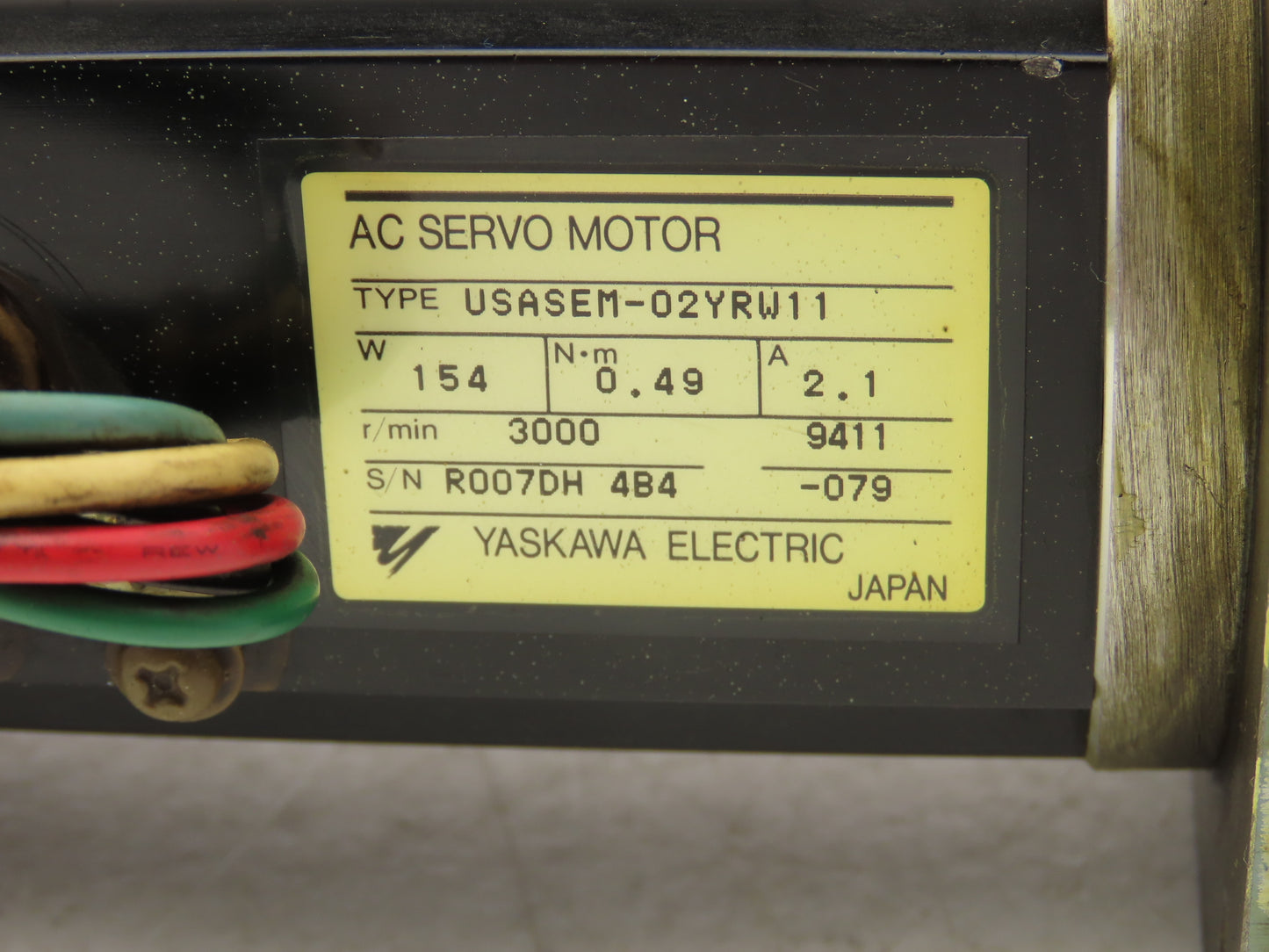 Yaskawa USASEM-02YRW11 AC Servo Motor 154W 3000rpm W/Encoder