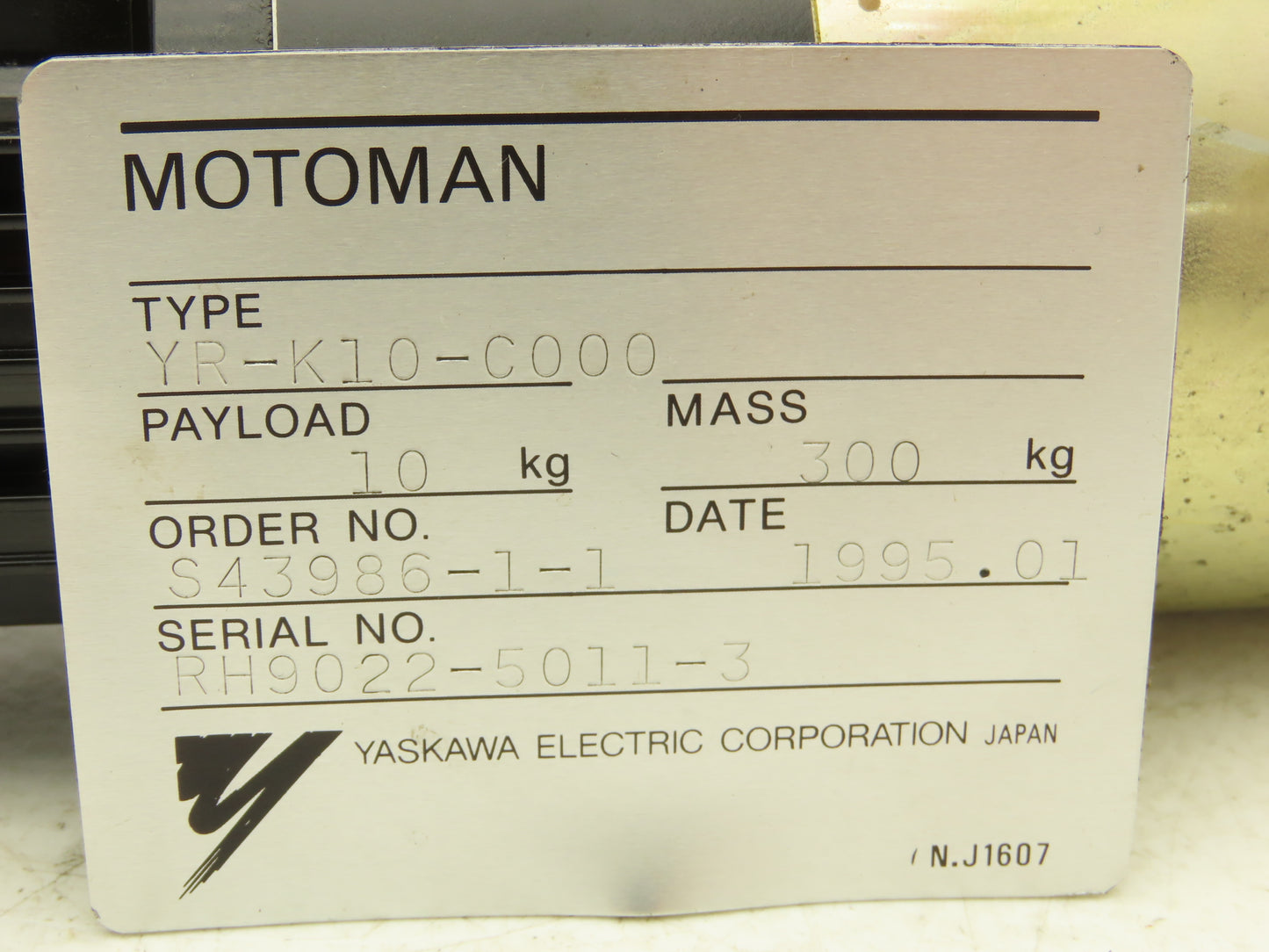 Yaskawa USASEM-02YRW11 AC Servo Motor 154W 3000rpm W/Encoder