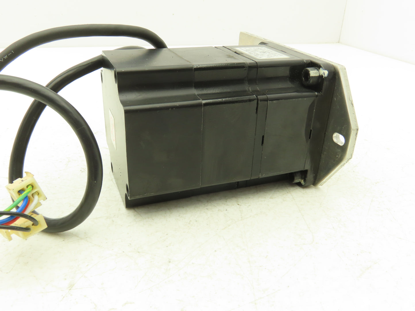 Yaskawa SGMP-02AWYR12 AC Servo Motor 0.2kW 3000rpm 200v 2.0A