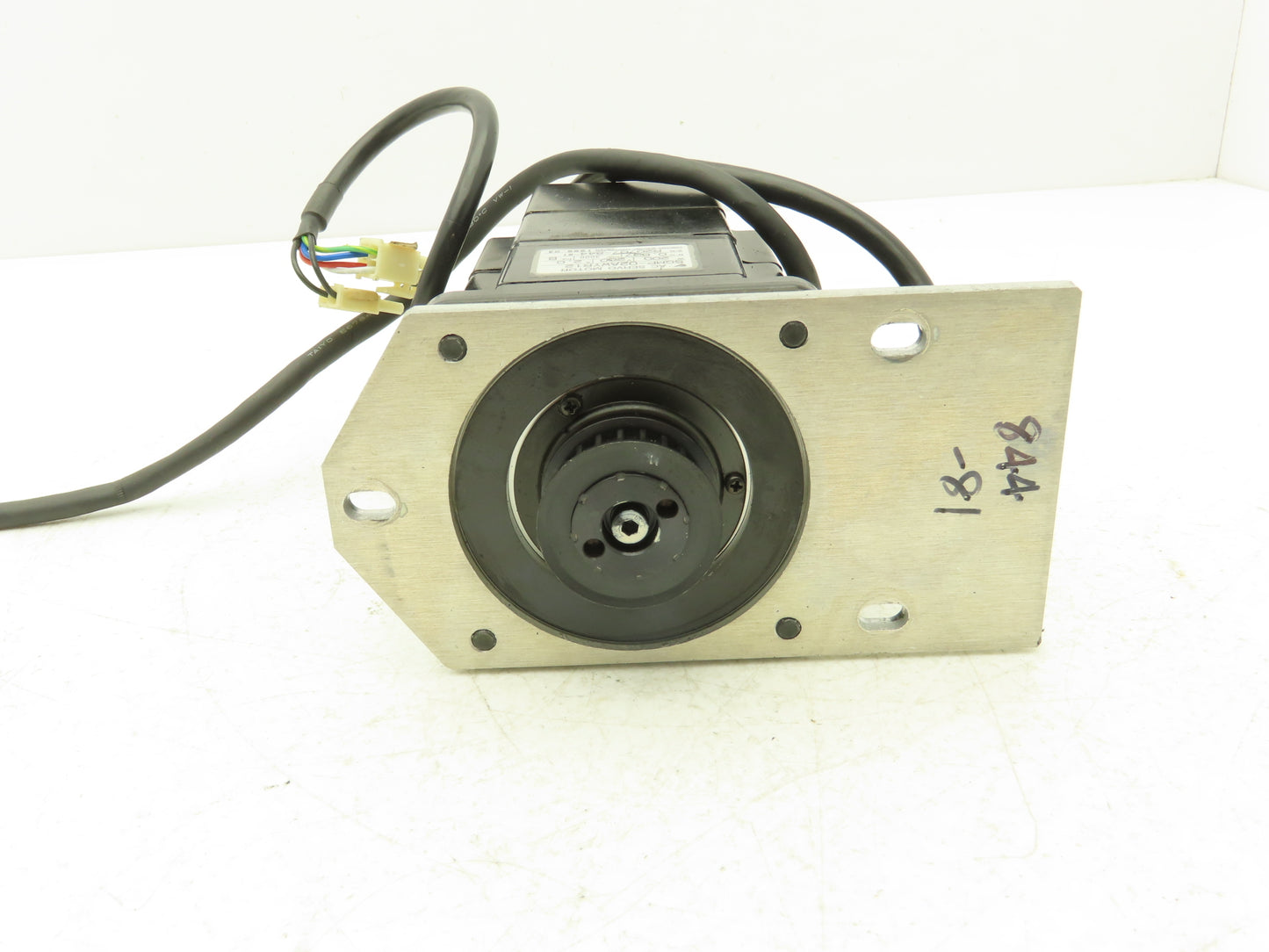 Yaskawa SGMP-02AWYR12 AC Servo Motor 0.2kW 3000rpm 200v 2.0A