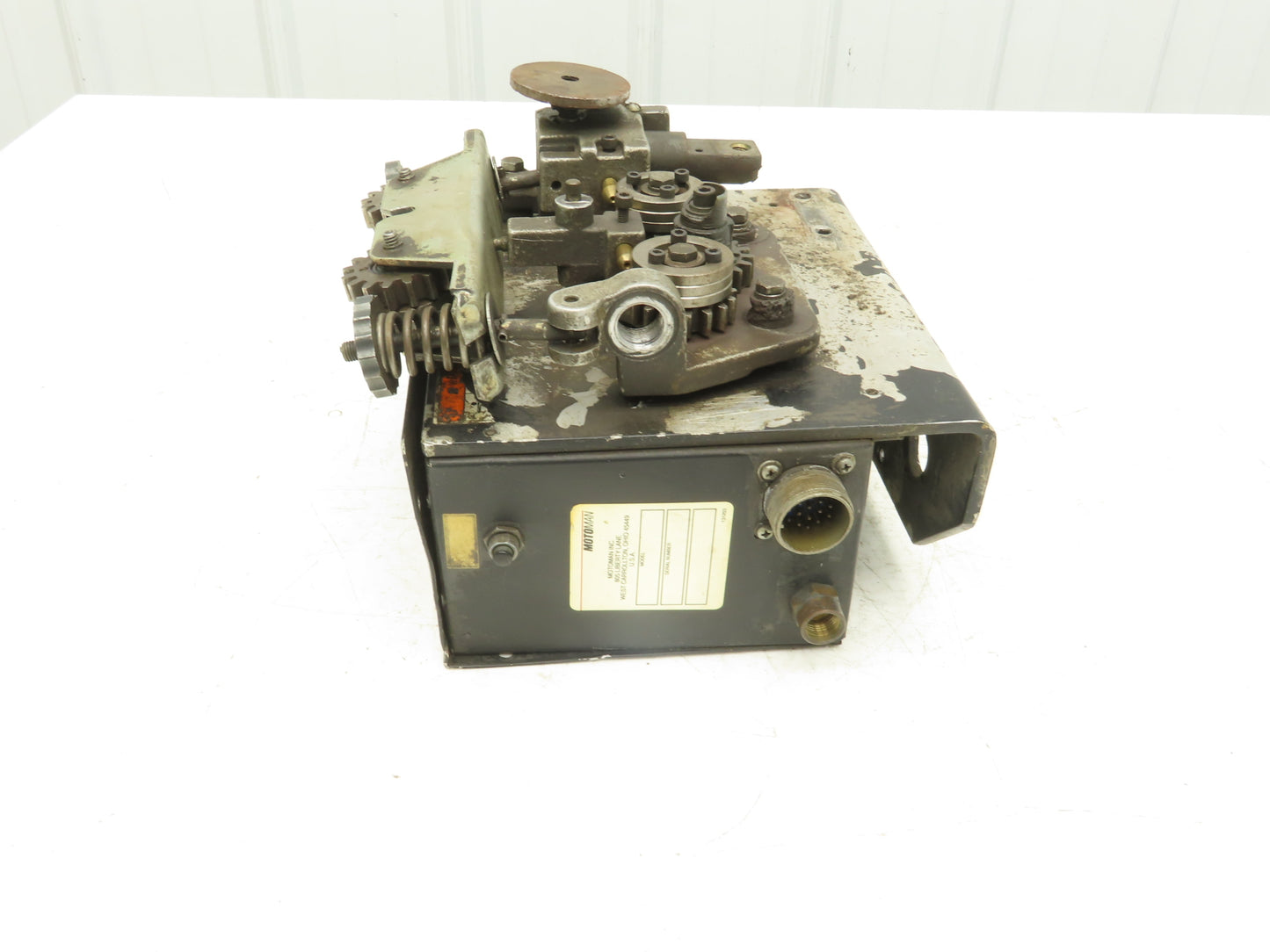 Motoman 130967-2 Robotic Welding Wire Feeder Removed From Yaskawa YR-K10-C0000