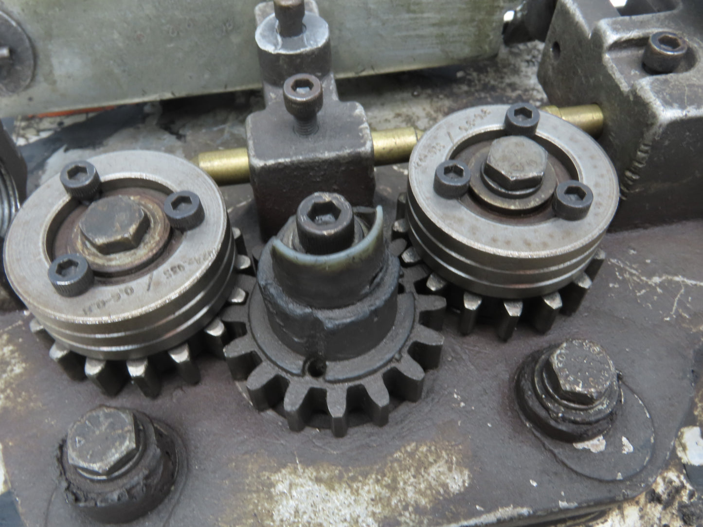 Motoman 130967-2 Robotic Welding Wire Feeder Removed From Yaskawa YR-K10-C0000