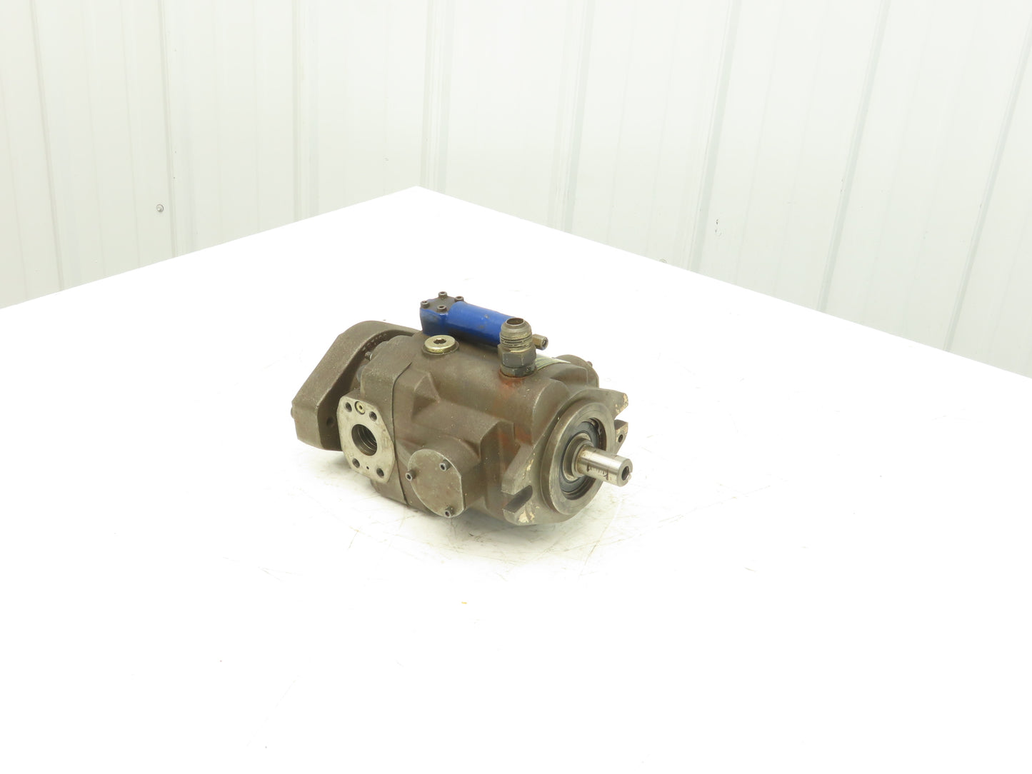 Parker PVP2336K9R59B3 Hydraulic Variable Piston Pump 18 GPM 3600 PSI Thru Shaft