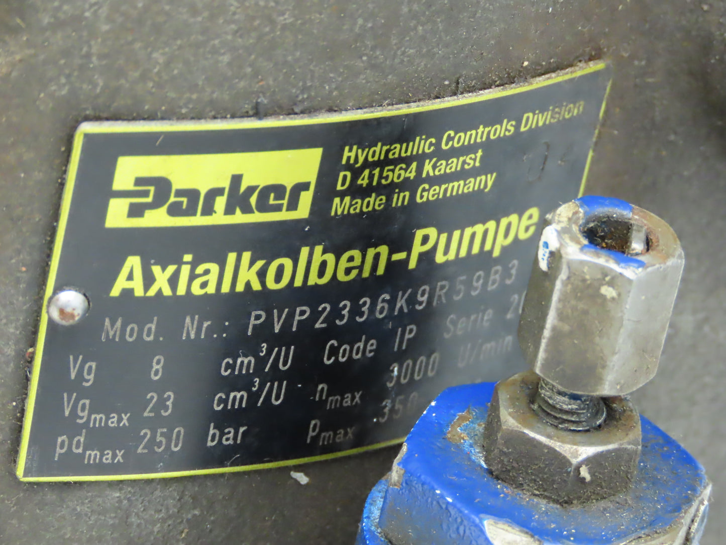 Parker PVP2336K9R59B3 Hydraulic Variable Piston Pump 18 GPM 3600 PSI Thru Shaft