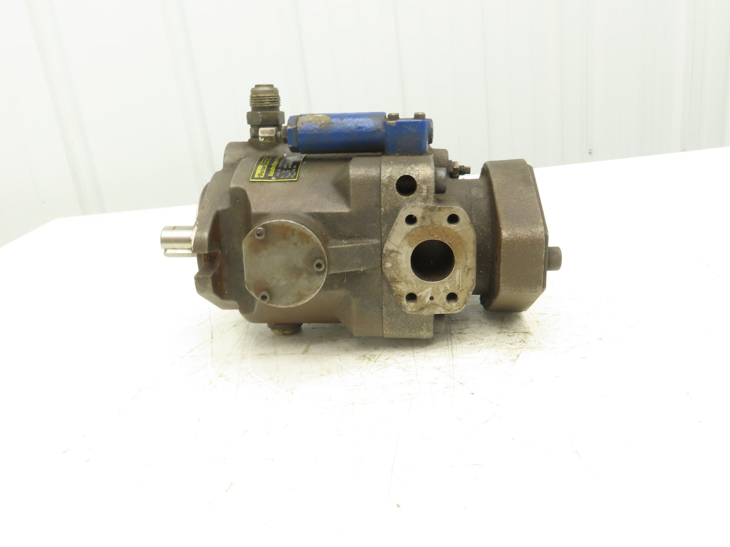 Parker PVP2336K9R59B3 Hydraulic Variable Piston Pump 18 GPM 3600 PSI Thru Shaft