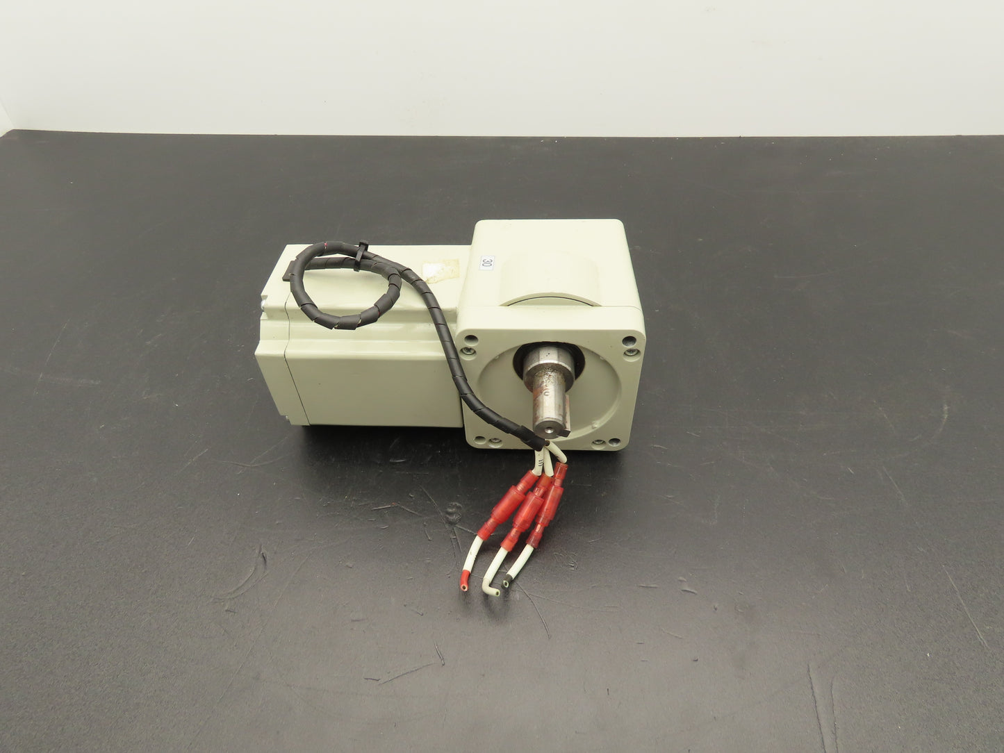Sumitomo Hyponic Drive RNFM009-15R-30 Gearmotor 30:1 Ratio 56rpm 230V 3PH RH