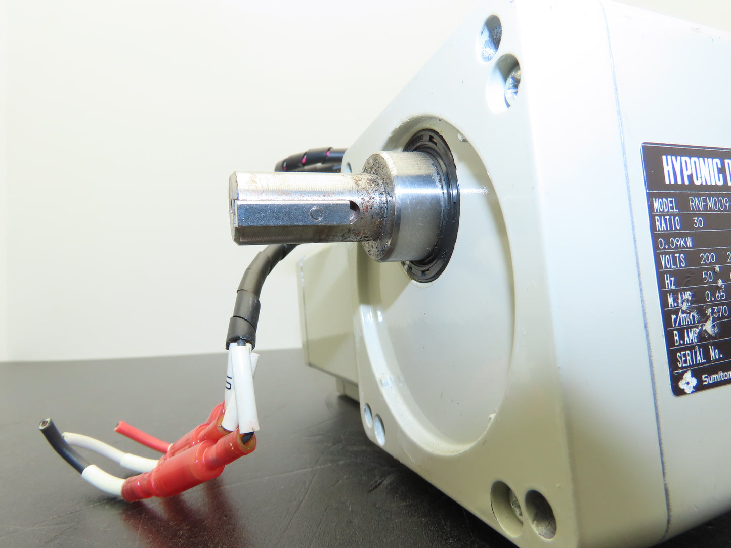 Sumitomo Hyponic Drive RNFM009-15R-30 Gearmotor 30:1 Ratio 56rpm 230V 3PH RH