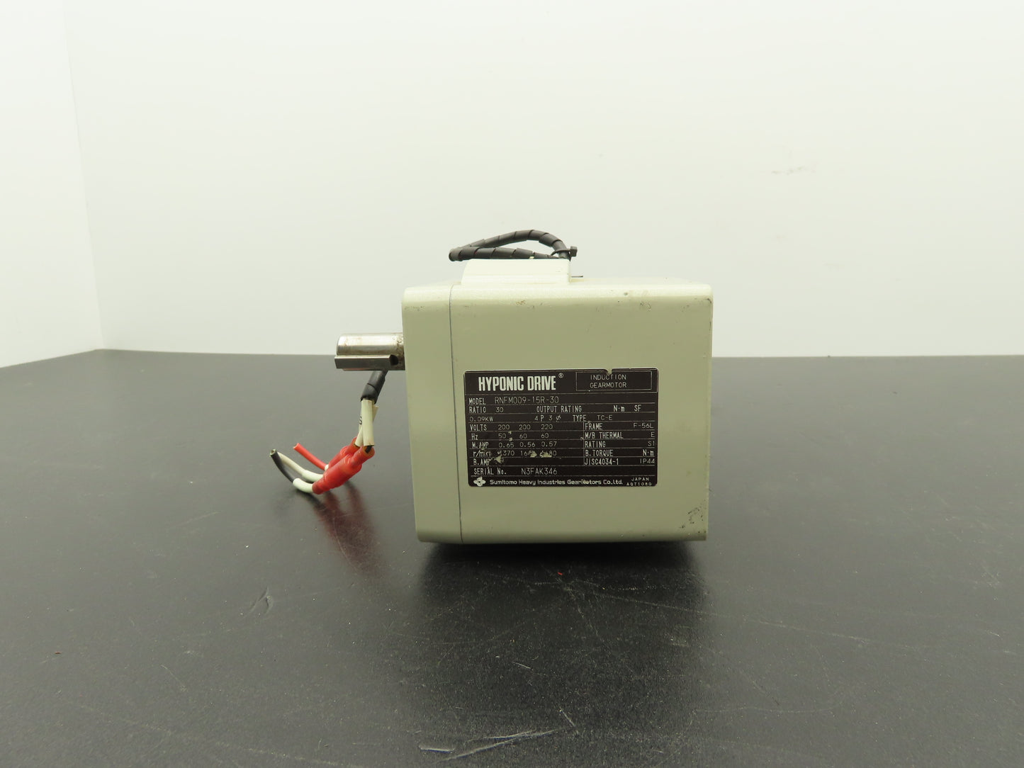 Sumitomo Hyponic Drive RNFM009-15R-30 Gearmotor 30:1 Ratio 56rpm 230V 3PH RH