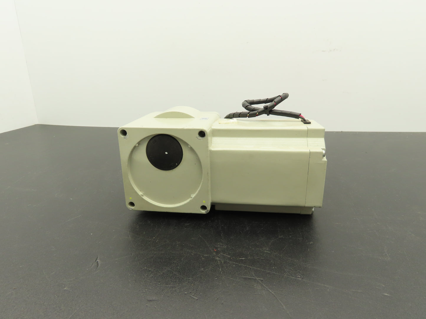 Sumitomo Hyponic Drive RNFM009-15R-30 Gearmotor 30:1 Ratio 56rpm 230V 3PH RH