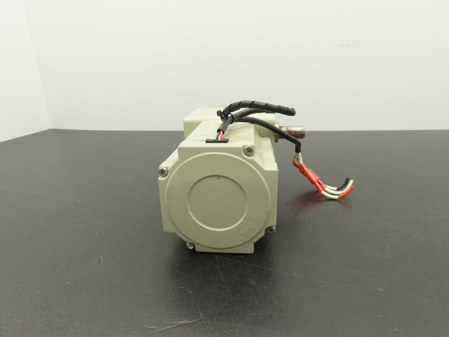 Sumitomo Hyponic Drive RNFM009-15R-30 Gearmotor 30:1 Ratio 56rpm 230V 3PH RH
