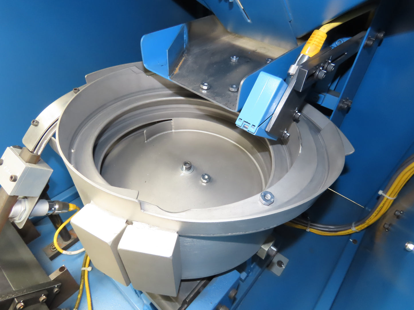 MTS Vibratory Bowl Feeder 12" Base Small Parts Sorter 9/16" Nut Rotator