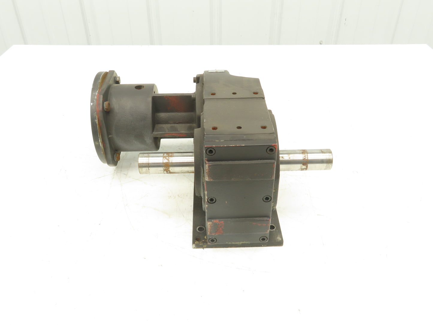 FG220S01 Gearbox Reducer 9.864 Ratio Dual Output Shaft IEC 63 Motor Adapter