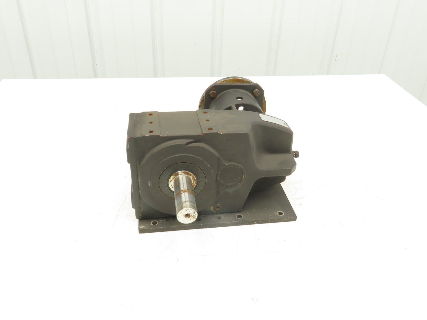 FG220S01 Gearbox Reducer 9.864 Ratio Dual Output Shaft IEC 63 Motor Adapter