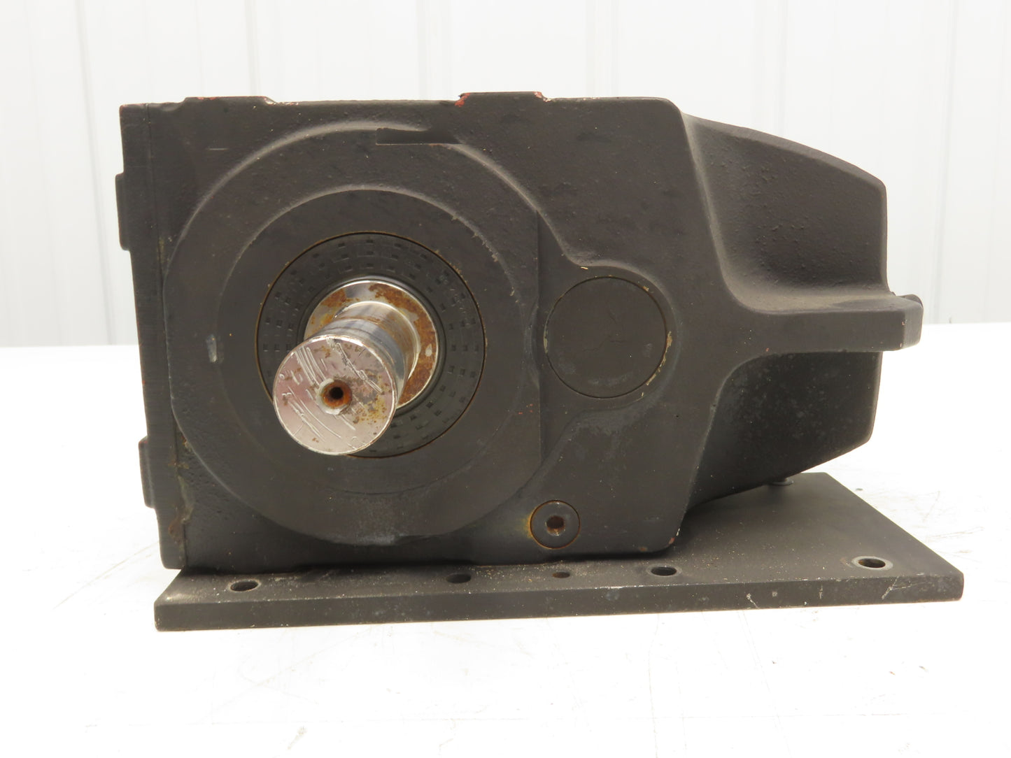 FG220S01 Gearbox Reducer 9.864 Ratio Dual Output Shaft IEC 63 Motor Adapter