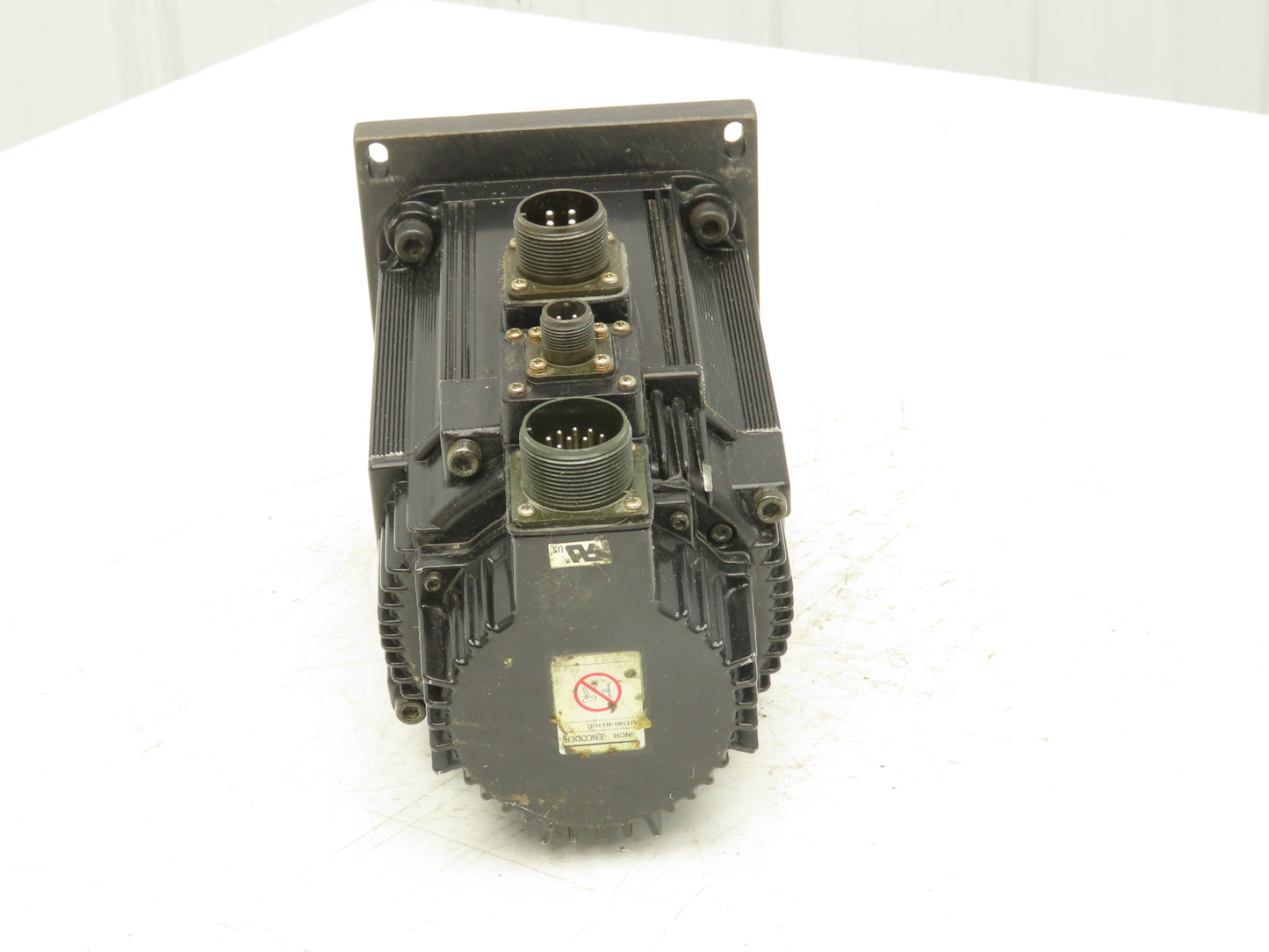 Yaskawa SGMGH-13DCA2C AC Servo Motor 1300W 8.34Nm 1500 RPM Encoder 22mm Shaft